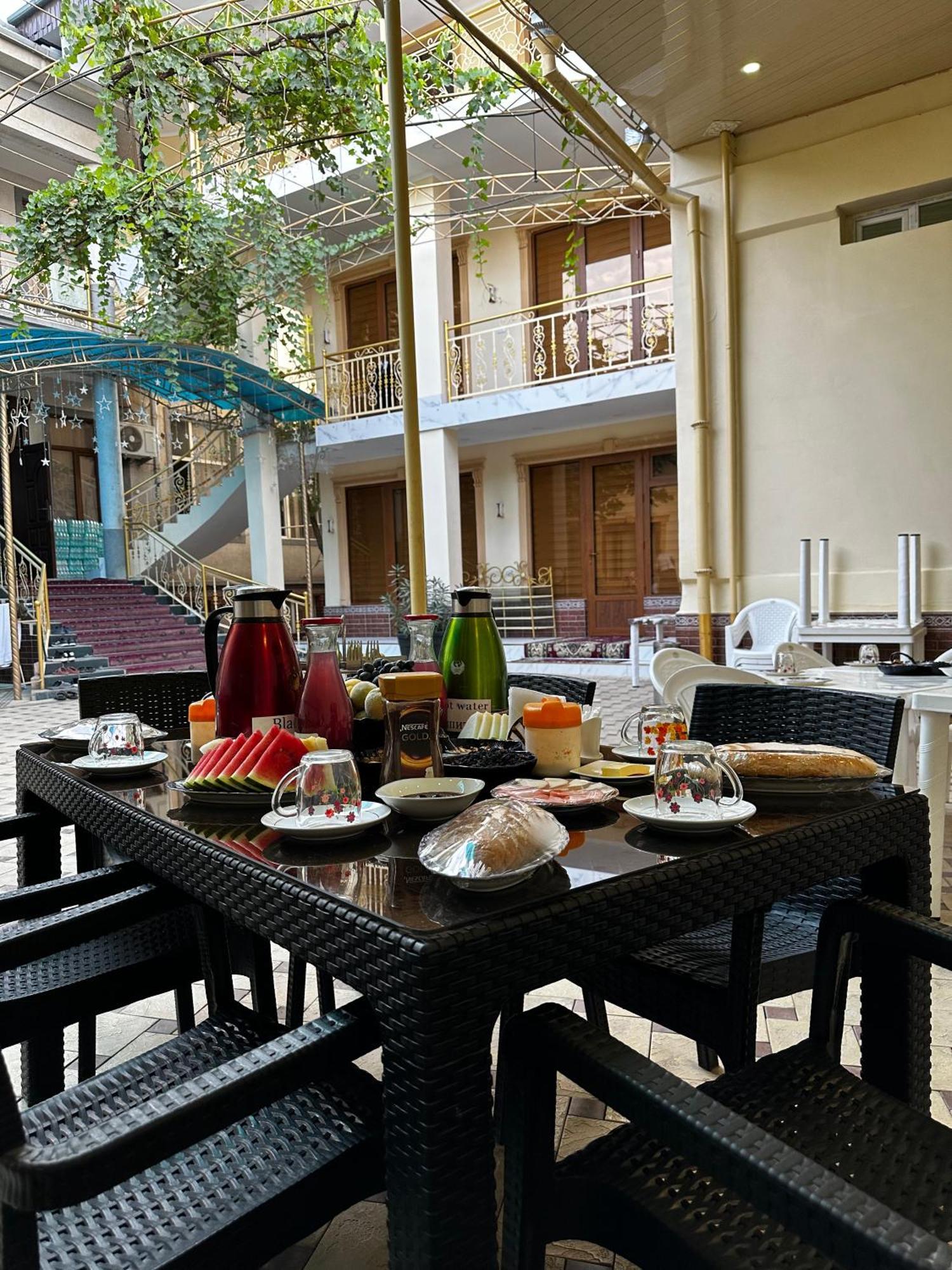 City Hostel Dushanbe Bagian luar foto
