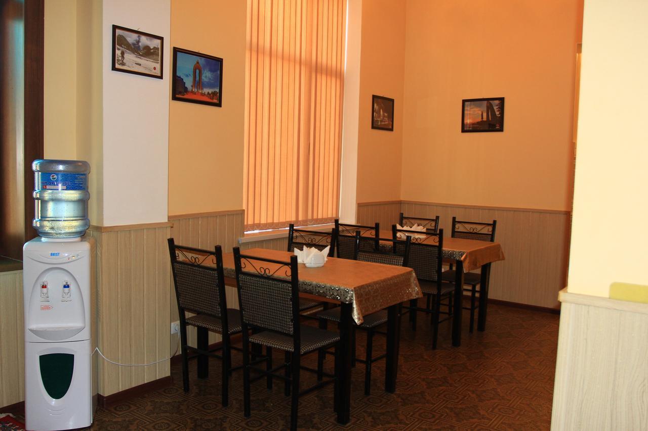 City Hostel Dushanbe Bagian luar foto
